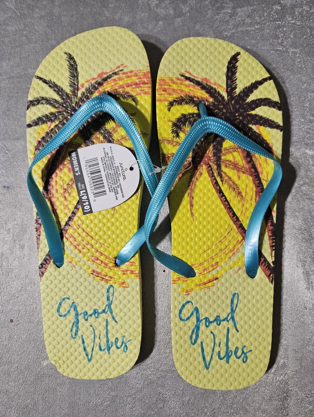 Good Vibes Beach Flip Flops Size 9/10